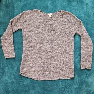 H&M Gray V-Neck Sweater Classic Knit